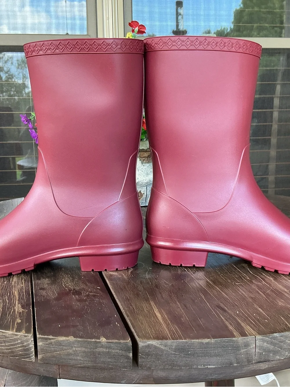 UGG Sienna Matte Rain Boots Maroon Size 8